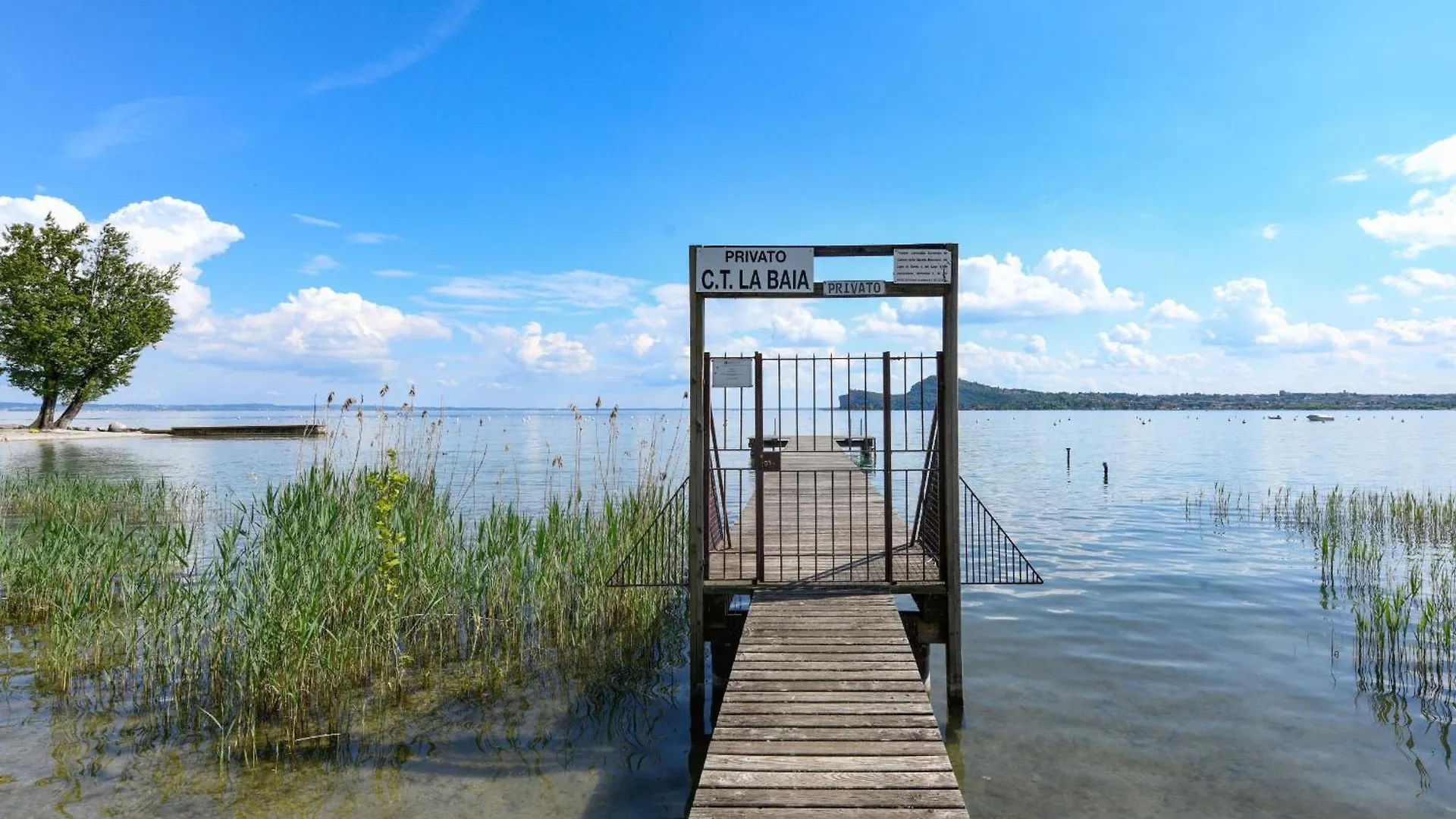 La Baia By Garda Fewo San Felice del Benaco 0*,  Olaszország